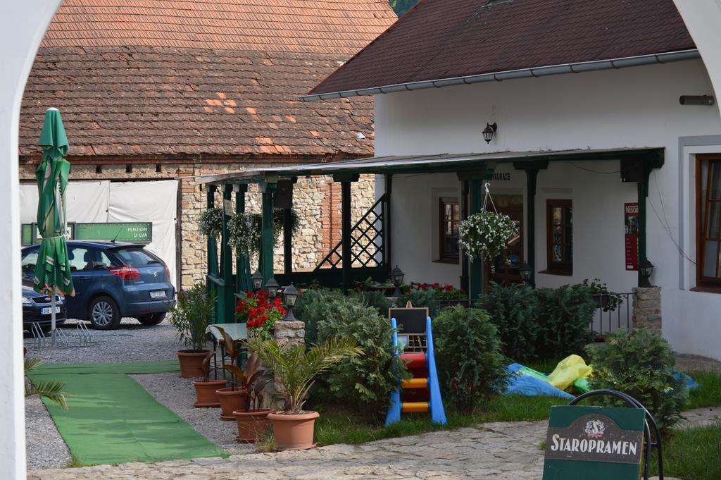 Restaurace a penzion U Lva Karlštejn Exteriér fotografie