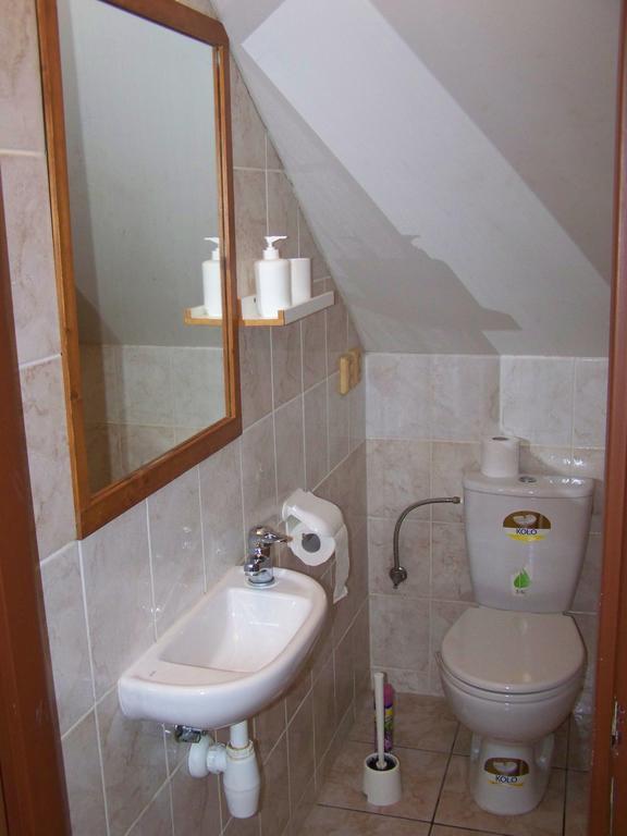 Restaurace a penzion U Lva Karlštejn Exteriér fotografie