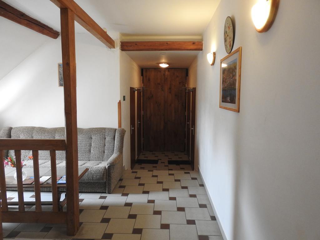 Restaurace a penzion U Lva Karlštejn Exteriér fotografie